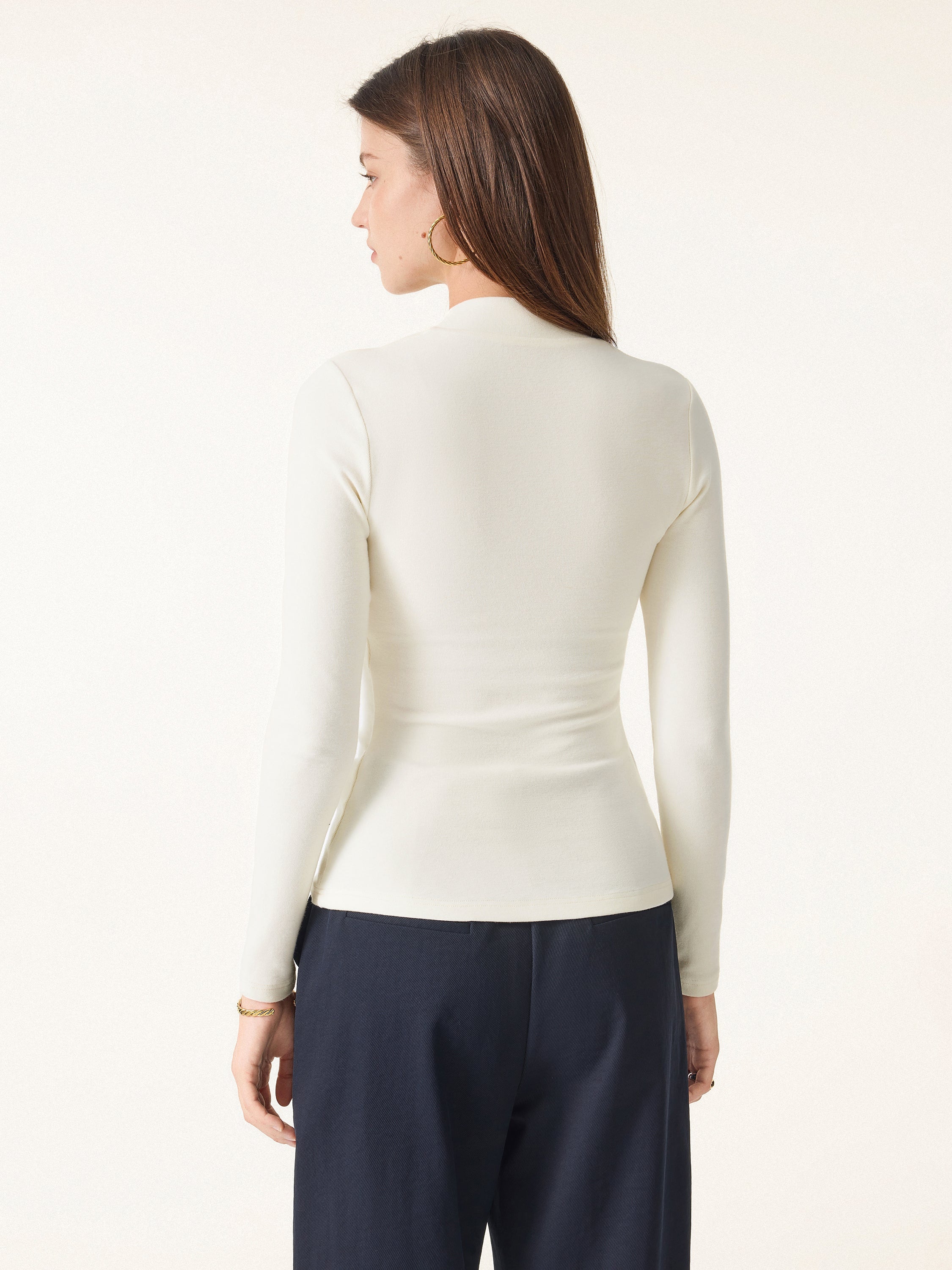 Jero™ | Essential V-neck Top