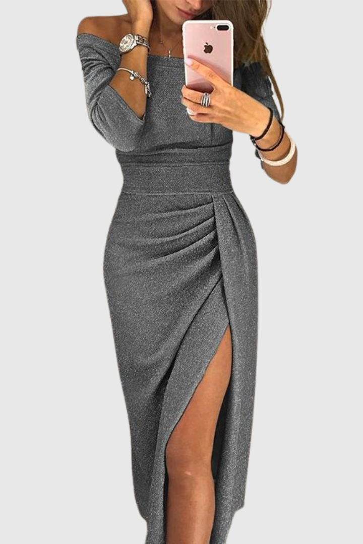 Chic halter maxi dress with an elegant, flowing fit